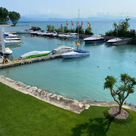 Sirmio - Darsena Apartment Sirmione