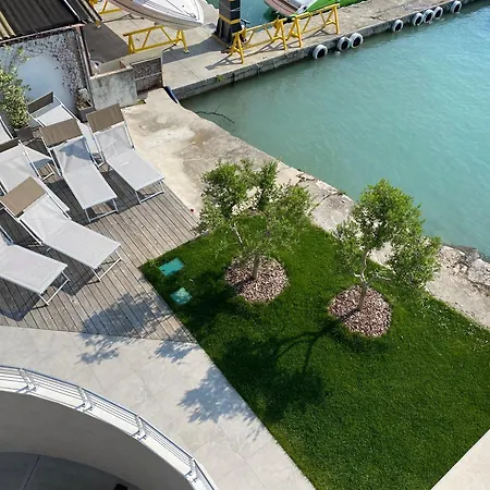Sirmio - Darsena Apartment Sirmione